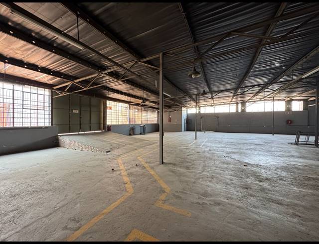 3,000M² WAREHOUSE FOR SALE IN WYNBERG